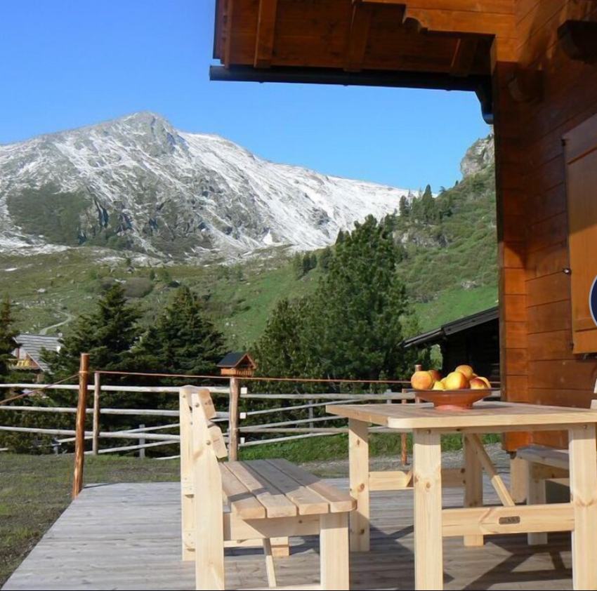 Terrasse mit Bergblick